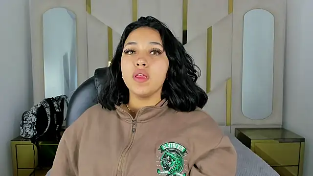 IsabellRodriguez18 online show from 9, 9, 2025