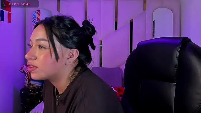 IsabellRodriguez18 online show from 25, 6, 2026