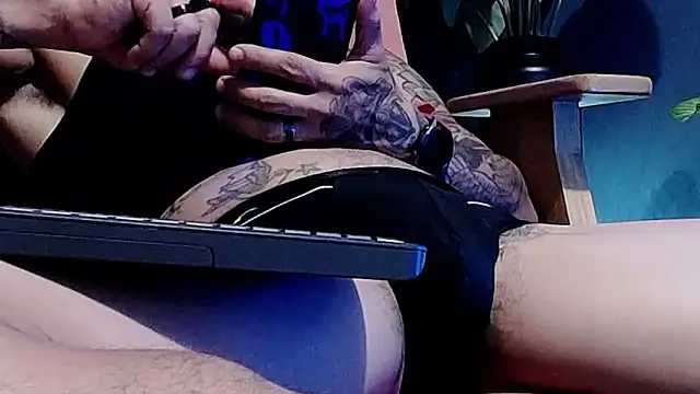 callme douglas online show from 17, 4, 2026