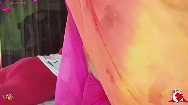 Snapshot of sexyhoney27 chatting on 23, 11, 2025 sexyhoney27 online show from 23, 11, 2025