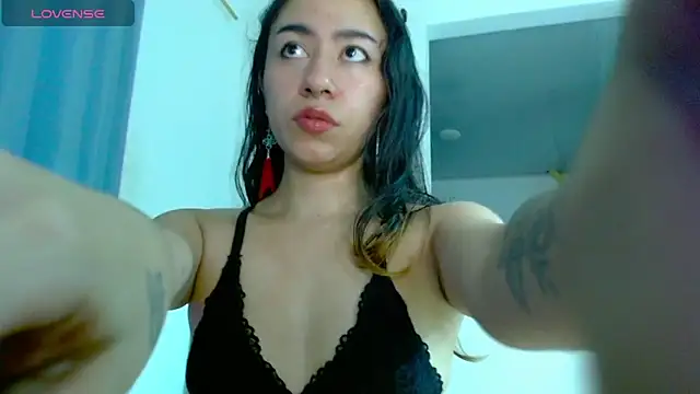 Snapshot of Maam_Ine chatting on 8, 5, 2026 Maam Ine online show from 8, 5, 2026