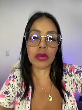 Snapshot of KarolRubi1 chatting on 6, 1, 2025 KarolRubi1 online show from 6, 1, 2025