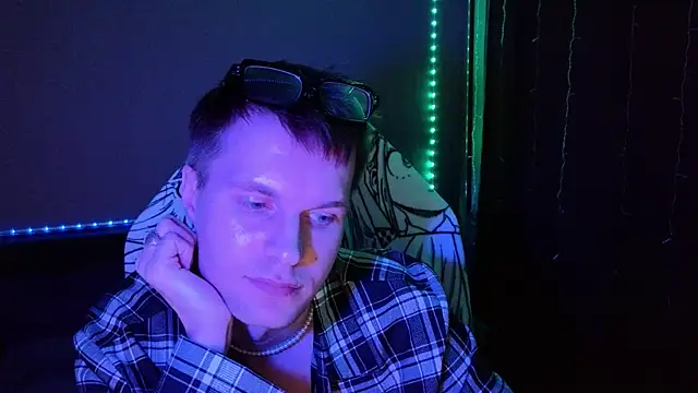 Leonnextdoor online show from 16, 1, 2025