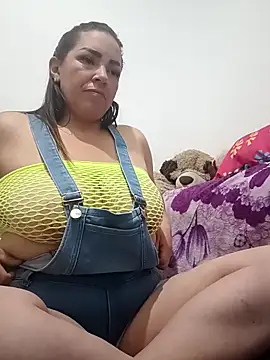 Snapshot of Alexiaysteve chatting on 4, 3, 2025 Alexiaysteve online show from 4, 3, 2025