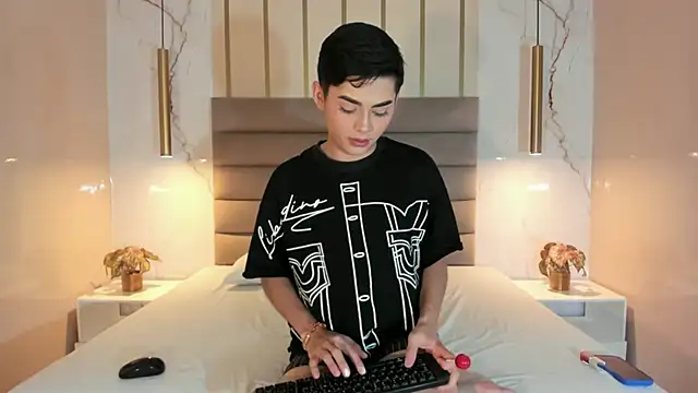 Maxi little online show from 14, 7, 2026