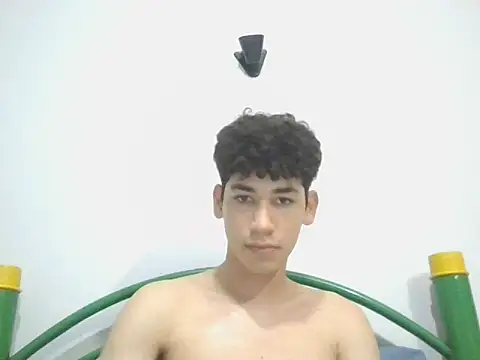 Snapshot of leo_teen chatting on 17, 1, 2025 leo teen online show from 17, 1, 2025