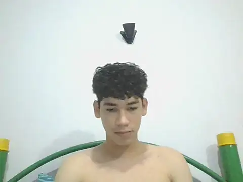 Snapshot of leo_teen chatting on 20, 1, 2025 leo teen online show from 20, 1, 2025
