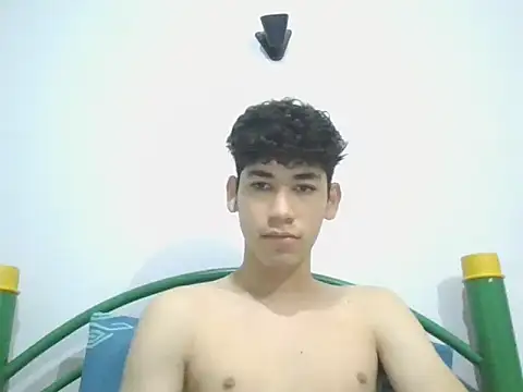 Snapshot of leo_teen chatting on 25, 1, 2025 leo teen online show from 25, 1, 2025