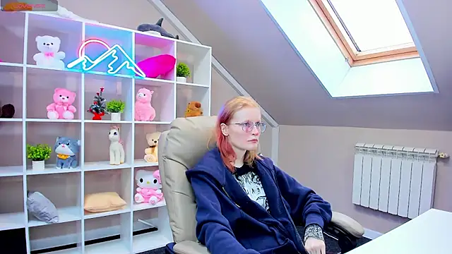 ElizabethHarpper online show from 3, 1, 2025