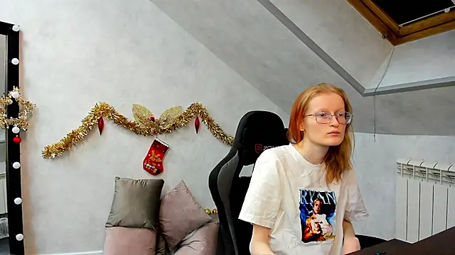 ElizabethHarpper online show from 7, 1, 2025