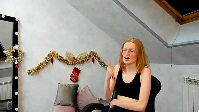 ElizabethHarpper online show from 7, 1, 2025