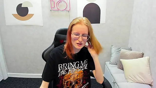 ElizabethHarpper online show from 8, 1, 2025