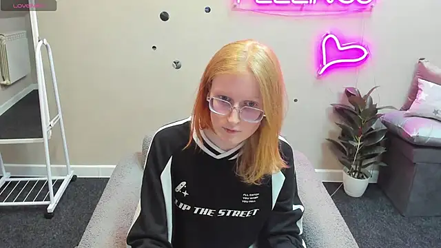 ElizabethHarpper online show from 17, 1, 2025