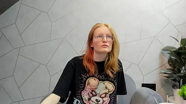 ElizabethHarpper online show from 13, 2, 2025