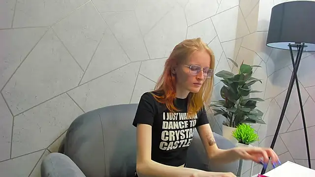 ElizabethHarpper online show from 27, 2, 2025