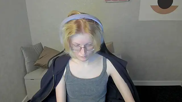 ElizabethHarpper online show from 14, 9, 2025