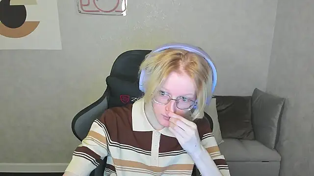 ElizabethHarpper online show from 20, 9, 2025