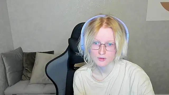 ElizabethHarpper online show from 27, 9, 2025