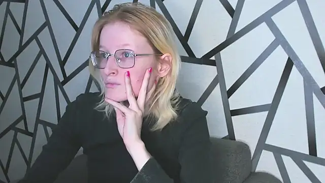 ElizabethHarpper online show from 6, 11, 2025