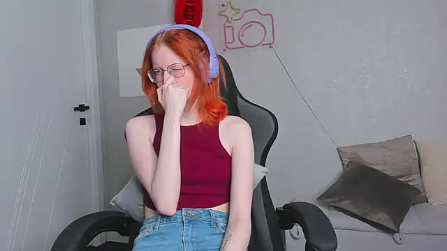 ElizabethHarpper online show from 18, 2, 2026