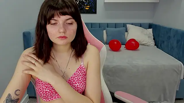 Snapshot of CharlotteMitchell chatting on 15, 2, 2025 CharlotteMitchell online show from 15, 2, 2025