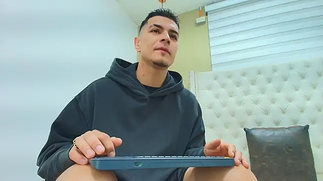 DAVID VICTORIAA online show from 21, 2, 2026