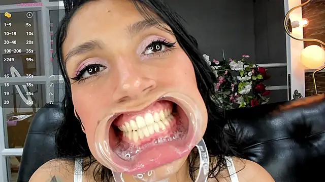 Snapshot of miss___evangeline chatting on 22, 3, 2025 miss evangeline online show from 22, 3, 2025