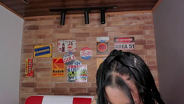 Snapshot of miss___evangeline chatting on 4, 10, 2025 miss evangeline online show from 4, 10, 2025