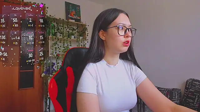 kittenrisha online show from 6, 3, 2025