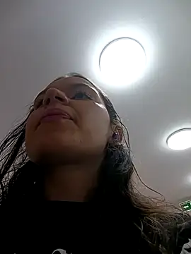 Danni shy online show from 4, 3, 2025