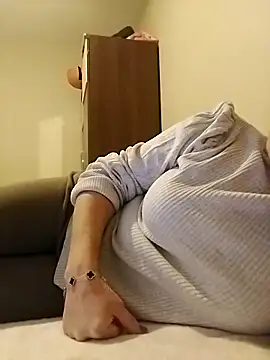 Snapshot of derya35 chatting on 15, 2, 2025 derya35 online show from 15, 2, 2025