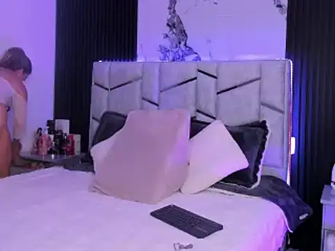 daniiphoeniixx online show from 12, 2, 2025