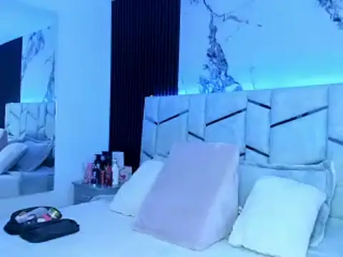 daniiphoeniixx online show from 25, 2, 2025