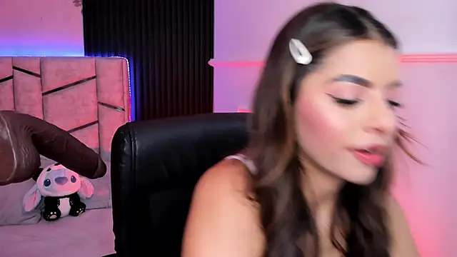 daniiphoeniixx online show from 24, 10, 2025