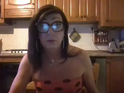 Snapshot of Tiabet chatting on 9, 5, 2026 Tiabet online show from 9, 5, 2026