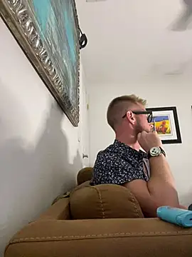 Snapshot of bjay1210 chatting on 2, 1, 2025 bjay1210 online show from 2, 1, 2025