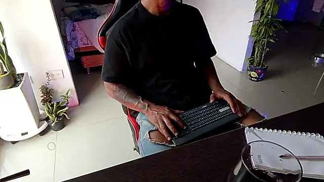 Adam Valenciia online show from 8, 2, 2026