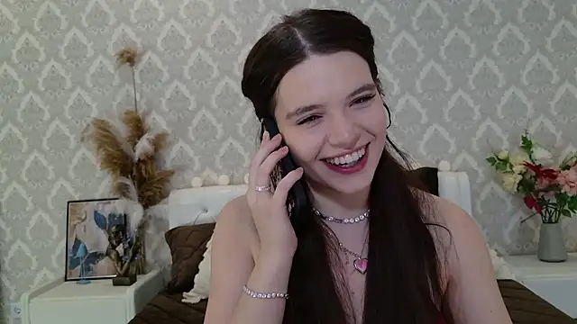 Snapshot of Nellie_Medina chatting on 18, 2, 2025 Nellie Medina online show from 18, 2, 2025