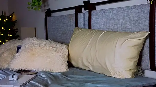 ivynyxx online show from 15, 4, 2026