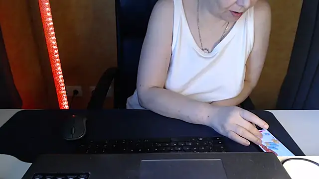 Sweet Phoenix online show from 18, 5, 2026