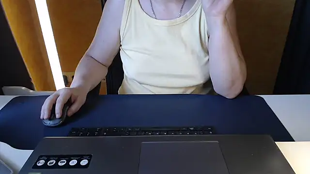 Snapshot of Sweet_Phoenix chatting on 7, 7, 2026 Sweet Phoenix online show from 7, 7, 2026