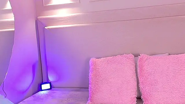 Snapshot of NickyBelmonth chatting on 11, 9, 2025 NickyBelmonth online show from 11, 9, 2025