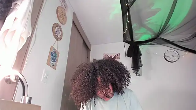 bronwgirl69 online show from 9, 10, 2025