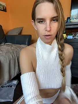 thigh hi online show from 13, 10, 2025