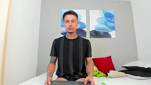 Emilio Wolf online show from 4, 2, 2025