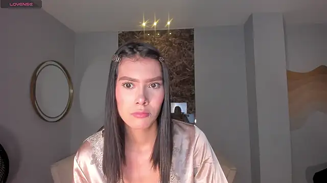 NiaSalvatore online show from 14, 2, 2026