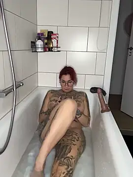 Snapshot of Mia-Fuchs chatting on 14, 1, 2025 Mia-Fuchs online show from 14, 1, 2025