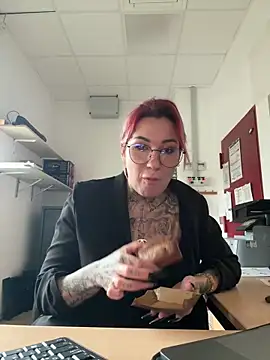 Snapshot of Mia-Fuchs chatting on 12, 2, 2025 Mia-Fuchs online show from 12, 2, 2025