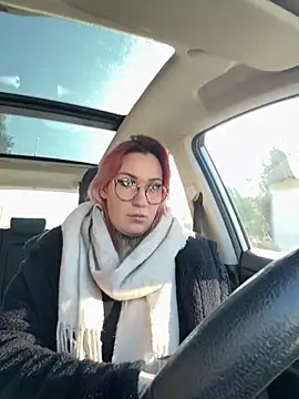 Snapshot of Mia-Fuchs chatting on 5, 3, 2025 Mia-Fuchs online show from 5, 3, 2025