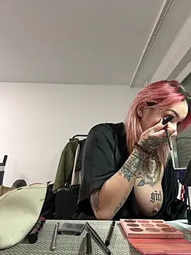 Snapshot of Mia-Fuchs chatting on 8, 3, 2025 Mia-Fuchs online show from 8, 3, 2025